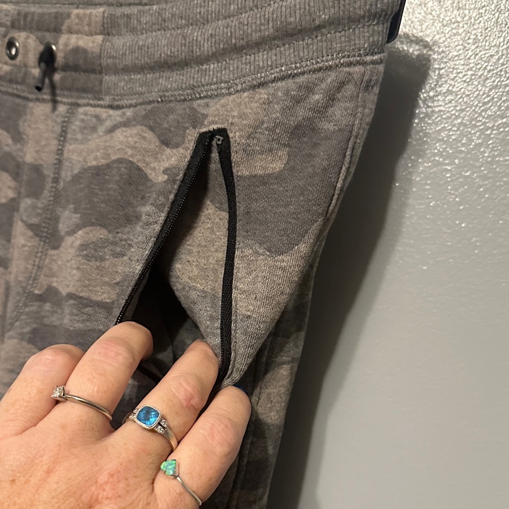 Old Navy Camo Joggers for Kids - Gray - Picture 3 of 8